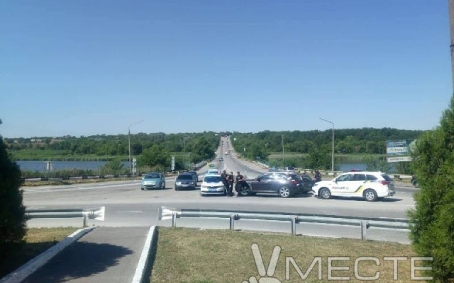 У известного блогера под Запорожьем отобрали машину (ФОТО) Фото № 3 У известного блогера под Запорожьем отобрали машину (ФОТО) Фото № 3