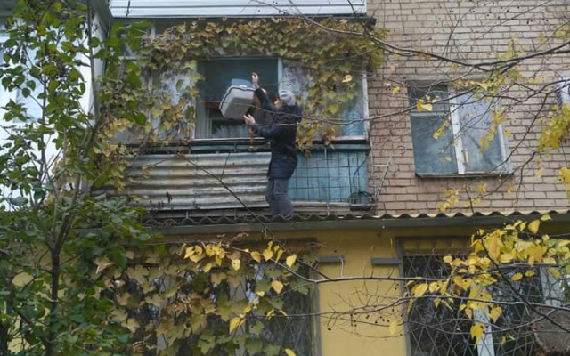 В Запорожской области девушки, рискуя жизнью, спасли котенка (ФОТО) Фото № 0 В Запорожской области девушки, рискуя жизнью, спасли котенка (ФОТО) Фото № 0