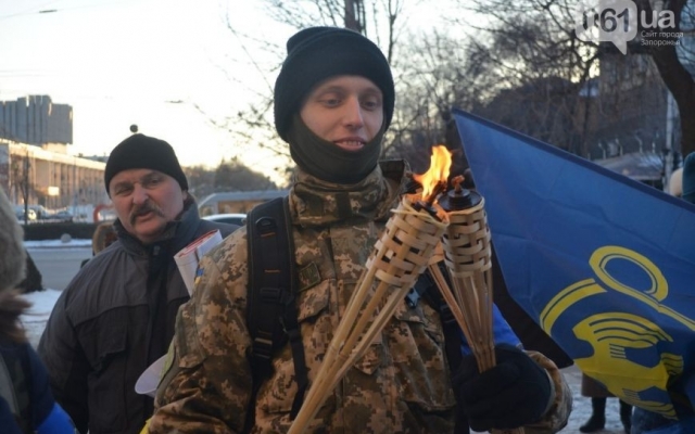 Сегодня в Запорожье прошло факельное шествие Фото № 1 Сегодня в Запорожье прошло факельное шествие Фото № 1