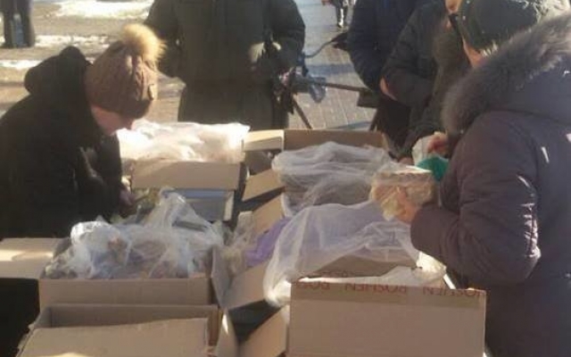 В Мелитополе торговцев конфет могут оштрафовать Фото № 0 В Мелитополе торговцев конфет могут оштрафовать Фото № 0