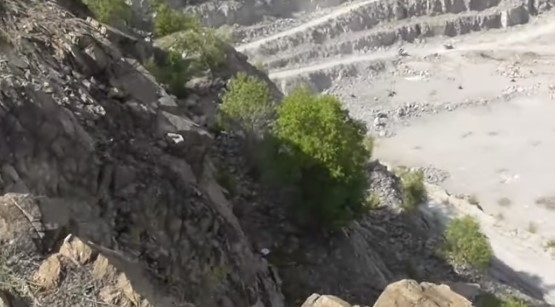 В Запорожье со дна карьера доставали человеческий труп (ВИДЕО) Фото № 0 В Запорожье со дна карьера доставали человеческий труп (ВИДЕО) Фото № 0