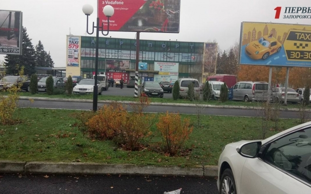 В запорожском аэропорту ищут бомбу (ФОТО) Фото № 0 В запорожском аэропорту ищут бомбу (ФОТО) Фото № 0