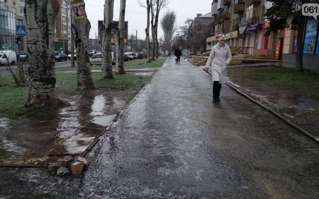 Запорожцы размещают фото и видео последствий гололеда в городе Фото № 6 Запорожцы размещают фото и видео последствий гололеда в городе Фото № 6