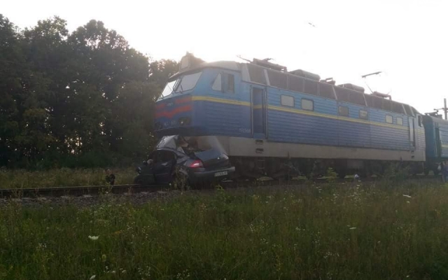 Под Запорожьем ЧП на железной дороге: Погибли двое людей (ФОТО) Фото № 0 Под Запорожьем ЧП на железной дороге: Погибли двое людей (ФОТО) Фото № 0
