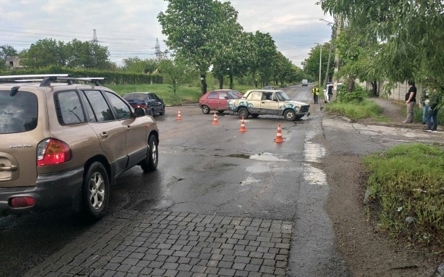 В Шевченковском районе столкнулись автомобили (ФОТО) Фото № 1 В Шевченковском районе столкнулись автомобили (ФОТО) Фото № 1