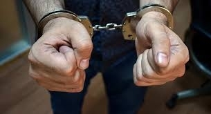 Житель Запорожья за 10 минут ограбил кафе (ВИДЕО) Фото № 0 Житель Запорожья за 10 минут ограбил кафе (ВИДЕО) Фото № 0