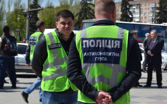 В сети появился самый полный фоторепортаж сегодняшнего митинга в Запорожье Фото № 5 В сети появился самый полный фоторепортаж сегодняшнего митинга в Запорожье Фото № 5