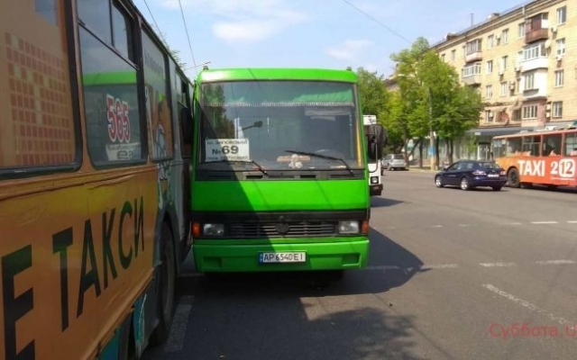 В центре Запорожья ДТП с участием общественного транспорта (ФОТО) Фото № 1 В центре Запорожья ДТП с участием общественного транспорта (ФОТО) Фото № 1