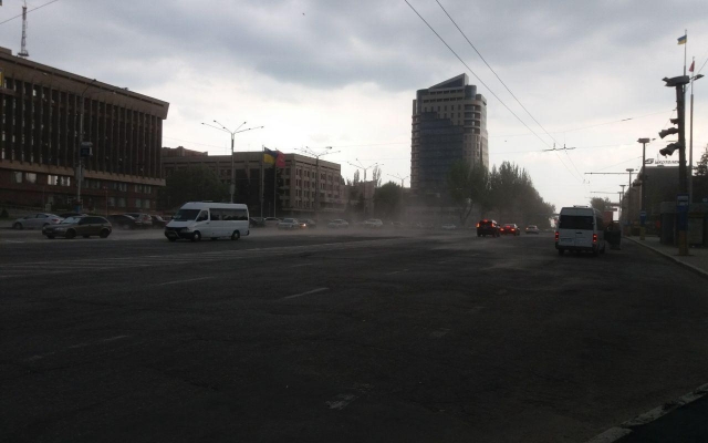 Фотофакт: Центр города накрыло пылевое облако Фото № 2 Фотофакт: Центр города накрыло пылевое облако Фото № 2