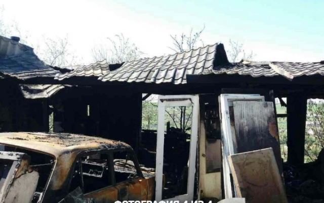 Ночной пожар в гаражном кооперативе: Сгорел до тла автомобиль (ФОТО) Фото № 0 Ночной пожар в гаражном кооперативе: Сгорел до тла автомобиль (ФОТО) Фото № 0