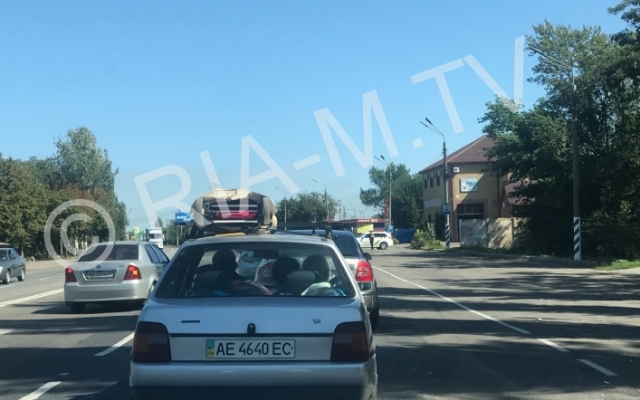 Под Запорожьем объявлен план-перехват, на выезде - большие пробки (ФОТО) Фото № 3 Под Запорожьем объявлен план-перехват, на выезде - большие пробки (ФОТО) Фото № 3