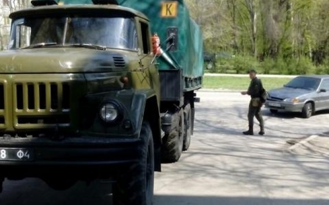 В Запорожье в ДТП попали военные (ФОТО) Фото № 3 В Запорожье в ДТП попали военные (ФОТО) Фото № 3