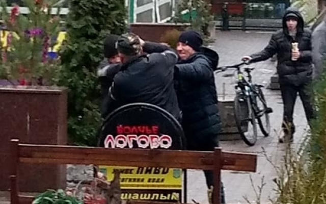 В центре Запорожья произошла массовая драка (ФОТО) Фото № 2 В центре Запорожья произошла массовая драка (ФОТО) Фото № 2