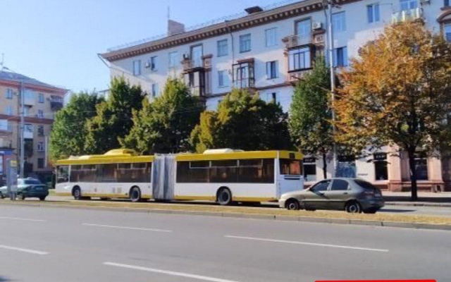 В Запорожье на улицах появились троллейбусы-гармошки (ФОТО) Фото № 3 В Запорожье на улицах появились троллейбусы-гармошки (ФОТО) Фото № 3