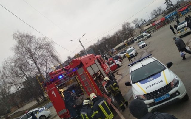 В Запорожье поступило сообщение о минировании двух аптек (ФОТО) Фото № 2 В Запорожье поступило сообщение о минировании двух аптек (ФОТО) Фото № 2