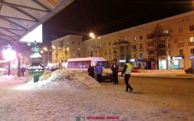 На Металлургов в ДТП попала маршрутка (ФОТО) Фото № 1 На Металлургов в ДТП попала маршрутка (ФОТО) Фото № 1