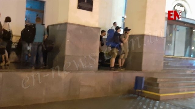 В Запорожье эвакуировали посетителей вокзала В Запорожье эвакуировали посетителей вокзала