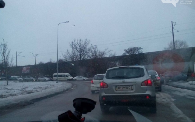 Узнайте: где в Запорожье крупная пробка Фото № 1 Узнайте: где в Запорожье крупная пробка Фото № 1