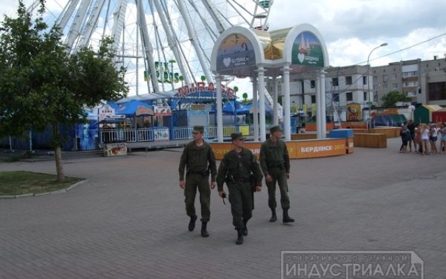Улицы Бердянска заполнили бойцы Нацгвардии Улицы Бердянска заполнили бойцы Нацгвардии