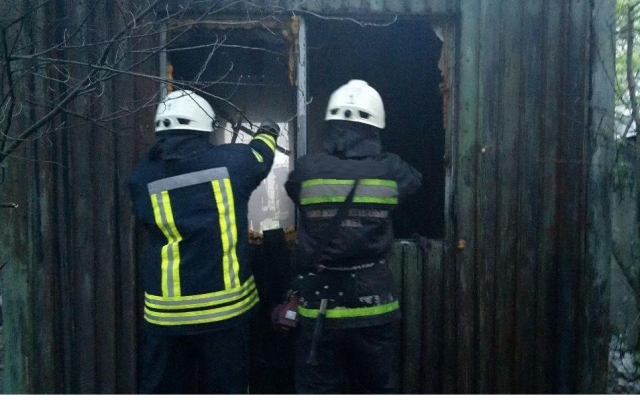 В Запорожье в строительном вагончике заживо сгорели люди (ФОТО) Фото № 3 В Запорожье в строительном вагончике заживо сгорели люди (ФОТО) Фото № 3