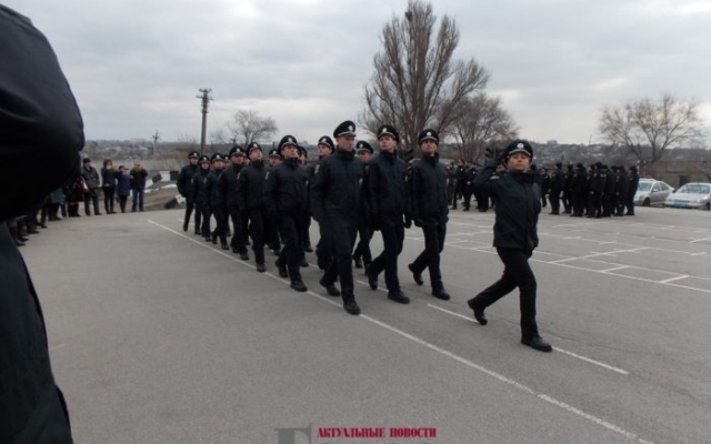 Сегодня на запорожские улицы вышли новые полицейские (ФОТО) Фото № 1 Сегодня на запорожские улицы вышли новые полицейские (ФОТО) Фото № 1