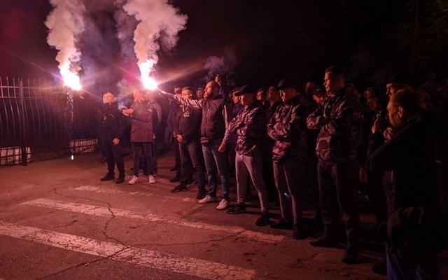 В Запорожье представители «Нацкорпуса» собрались у здания «СБУ» с протестом (ФОТО) Фото № 0 В Запорожье представители «Нацкорпуса» собрались у здания «СБУ» с протестом (ФОТО) Фото № 0