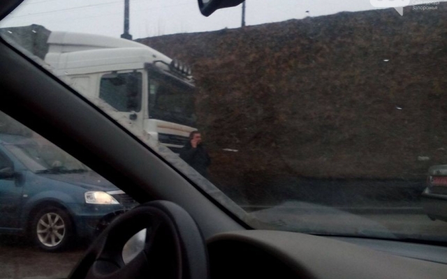 Узнайте: где в Запорожье крупная пробка Фото № 2 Узнайте: где в Запорожье крупная пробка Фото № 2