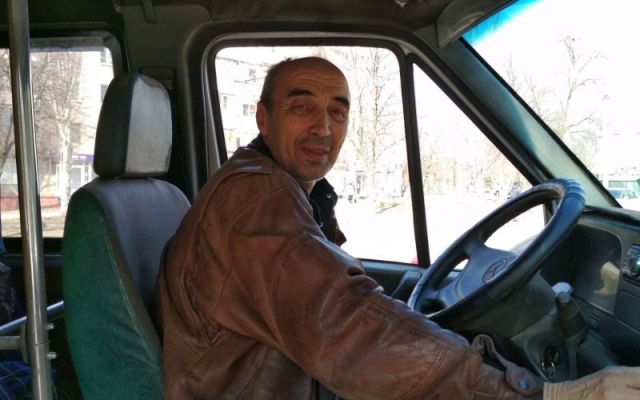 В Запорожье водитель маршрутки уже 12 лет возит женщин бесплатно в праздник 8 марта (ФОТО) Фото № 1 В Запорожье водитель маршрутки уже 12 лет возит женщин бесплатно в праздник 8 марта (ФОТО) Фото № 1