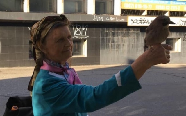 Одинокая пожилая жительница Запорожья завела необычного питомца (ФОТО) Фото № 0 Одинокая пожилая жительница Запорожья завела необычного питомца (ФОТО) Фото № 0