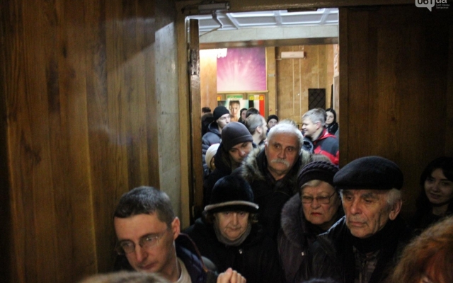 В Запорожье скандальный фильм презентовали со скандалом (ФОТО, ВИДЕО) Фото № 13 В Запорожье скандальный фильм презентовали со скандалом (ФОТО, ВИДЕО) Фото № 13