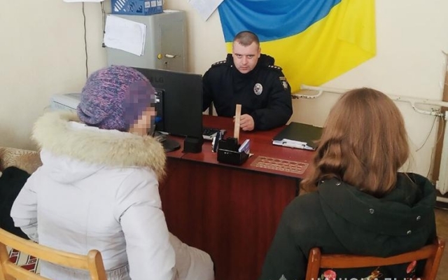 Под Запорожьем девушка фотографировалась на крыше многоэтажки, рискуя жизнью (ФОТО) Фото № 0 Под Запорожьем девушка фотографировалась на крыше многоэтажки, рискуя жизнью (ФОТО) Фото № 0