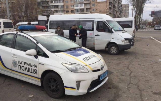 В Запорожье тщательно проверяют маршрутчиков (ФОТО) Фото № 0 В Запорожье тщательно проверяют маршрутчиков (ФОТО) Фото № 0