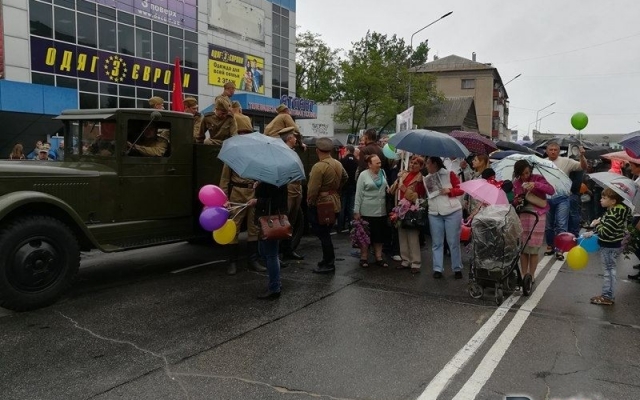 Нелегкий день в Мелитополе: Драки, потасовки и перепалки Фото № 7 Нелегкий день в Мелитополе: Драки, потасовки и перепалки Фото № 7