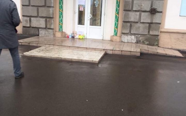 Жуть: запорожцы несут к церви кукол (ФОТО) Фото № 2 Жуть: запорожцы несут к церви кукол (ФОТО) Фото № 2