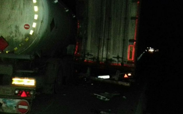 Автоцистерна с газом врезалась в грузовик под Запорожьем (ФОТО) Фото № 5 Автоцистерна с газом врезалась в грузовик под Запорожьем (ФОТО) Фото № 5