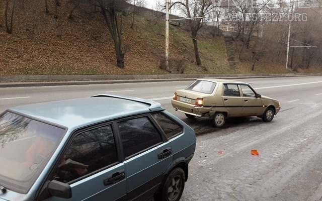 Запорожские коммунальщики виноваты в двойном ДТП Фото № 4 Запорожские коммунальщики виноваты в двойном ДТП Фото № 4