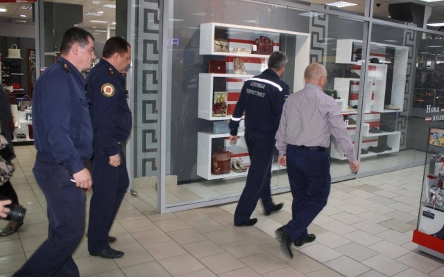 В Запорожье закроют ТЦ В Запорожье закроют ТЦ