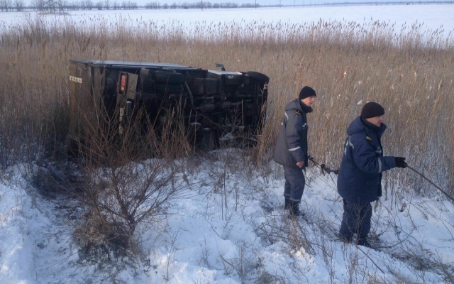 Сегодня из кювета доставали самосвал (ФОТО) Фото № 3 Сегодня из кювета доставали самосвал (ФОТО) Фото № 3