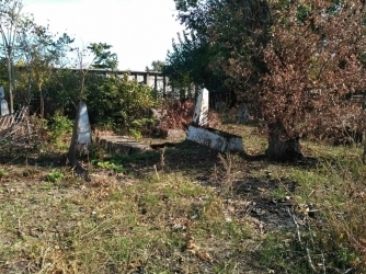 Время и вандалы разрушают старое кладбище в Мелитополе (ФОТО) Фото № 2 Время и вандалы разрушают старое кладбище в Мелитополе (ФОТО) Фото № 2