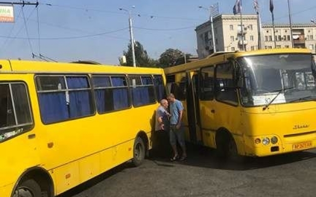 Фотофакт: На Металлургов столкнулись Фотофакт: На Металлургов столкнулись