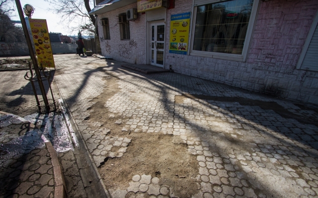 Фоторепортаж: Как приходится выживать одинокой старушке в разрушающемся доме Фото № 31 Фоторепортаж: Как приходится выживать одинокой старушке в разрушающемся доме Фото № 31