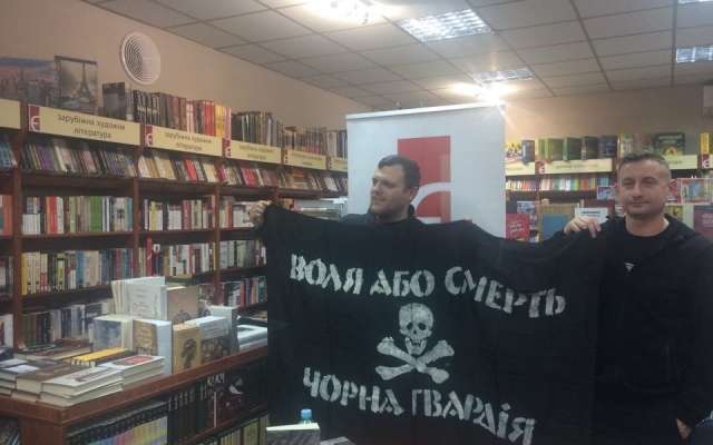 Известный писатель в Запорожье: «Люди устали от войны» (ФОТО) Фото № 1 Известный писатель в Запорожье: «Люди устали от войны» (ФОТО) Фото № 1