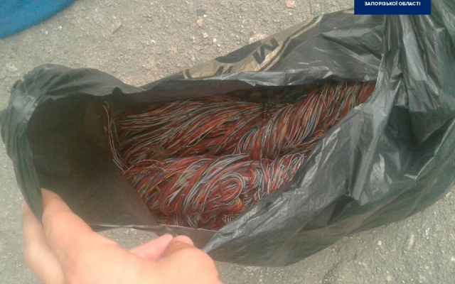 В Запорожье вор оставил горожан без лифта Фото № 2 В Запорожье вор оставил горожан без лифта Фото № 2