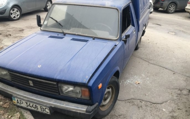 В Запорожье возле ЗАГСа повредили автомобиль (ФОТО) Фото № 1 В Запорожье возле ЗАГСа повредили автомобиль (ФОТО) Фото № 1