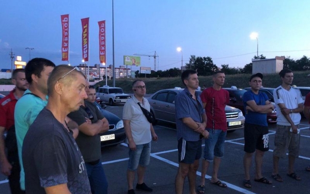 На запорожском курорте почтили память убитого таксиста (ФОТО) Фото № 6 На запорожском курорте почтили память убитого таксиста (ФОТО) Фото № 6