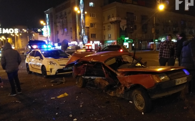 На Металлургов произошло еще одно серьезное ДТП Фото № 6 На Металлургов произошло еще одно серьезное ДТП Фото № 6