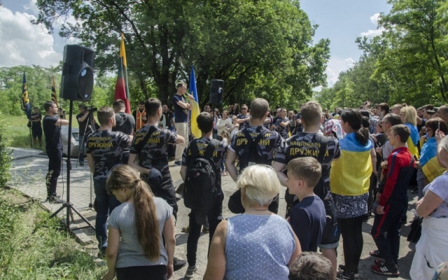 Запорожцы запустили кораблики в поддержку пленных украинских моряков (ФОТО) Фото № 2 Запорожцы запустили кораблики в поддержку пленных украинских моряков (ФОТО) Фото № 2
