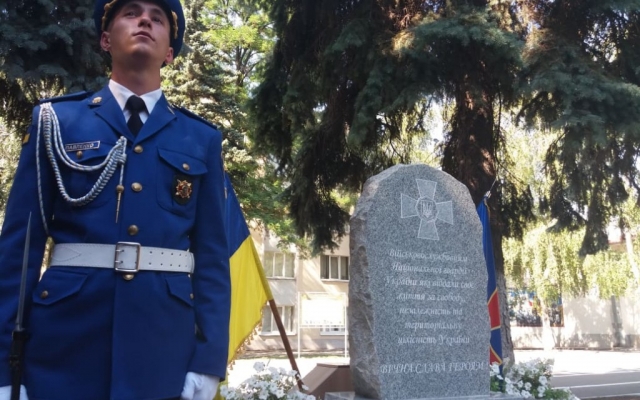Стало известно, что говорил Порошенко в воинской части Запорожья (ВИДЕО) Фото № 3 Стало известно, что говорил Порошенко в воинской части Запорожья (ВИДЕО) Фото № 3