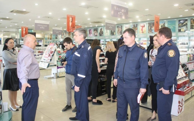 В Запорожье закроют ТЦ В Запорожье закроют ТЦ
