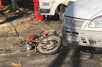 Под Запорожьем грузовик Под Запорожьем грузовик